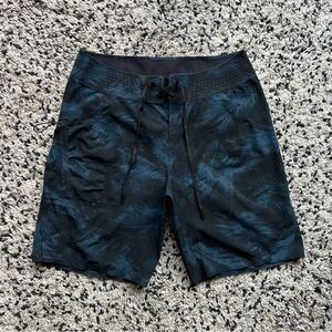 Lululemon Shorts Lightweight Dark Blue Black Gym Workout Men’s Size 28
